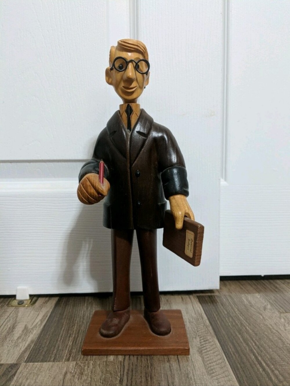 Vintage Romer Hand Carved Wooden Figure BusinessmenMen Lawyer Made In Italy Read